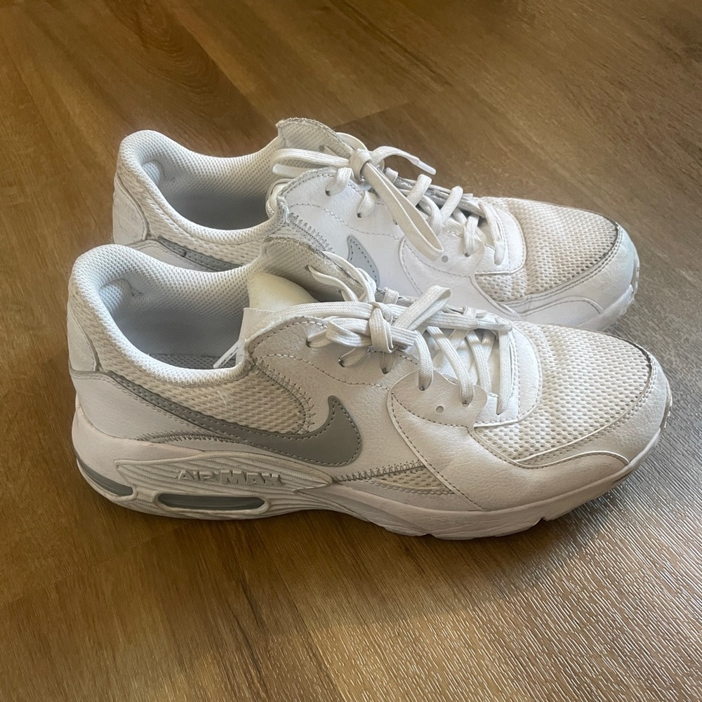Nike Air Max Excee White size 10 womens good condition!!